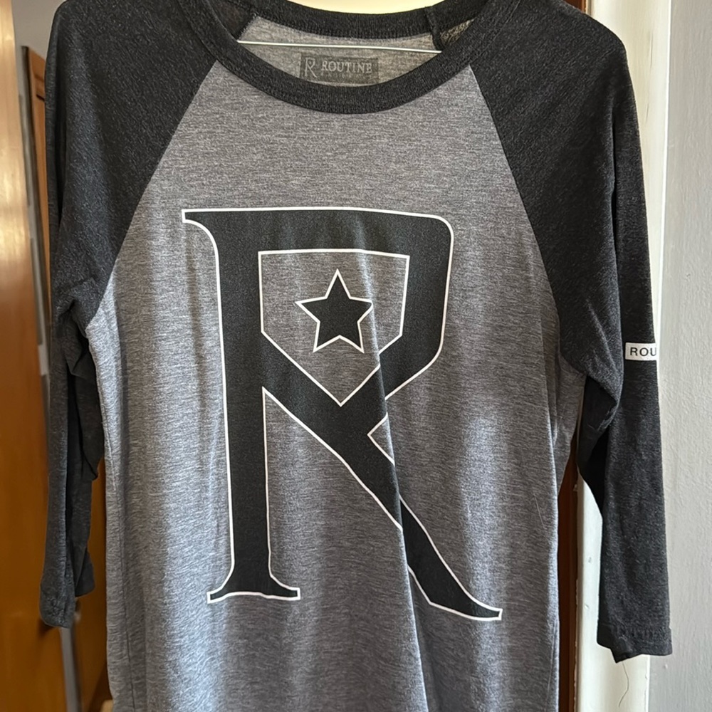 ROUTINE BASEBALL RAGLAN TSHIRT - SIZE SMALL